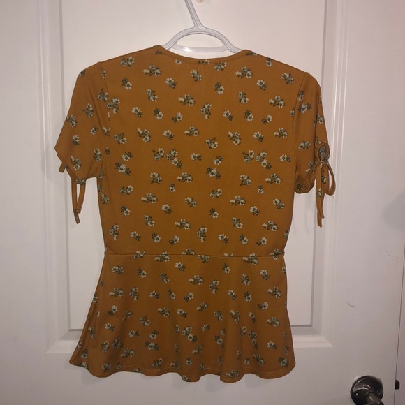 Yellow floral shirt - Picture 2 of 2